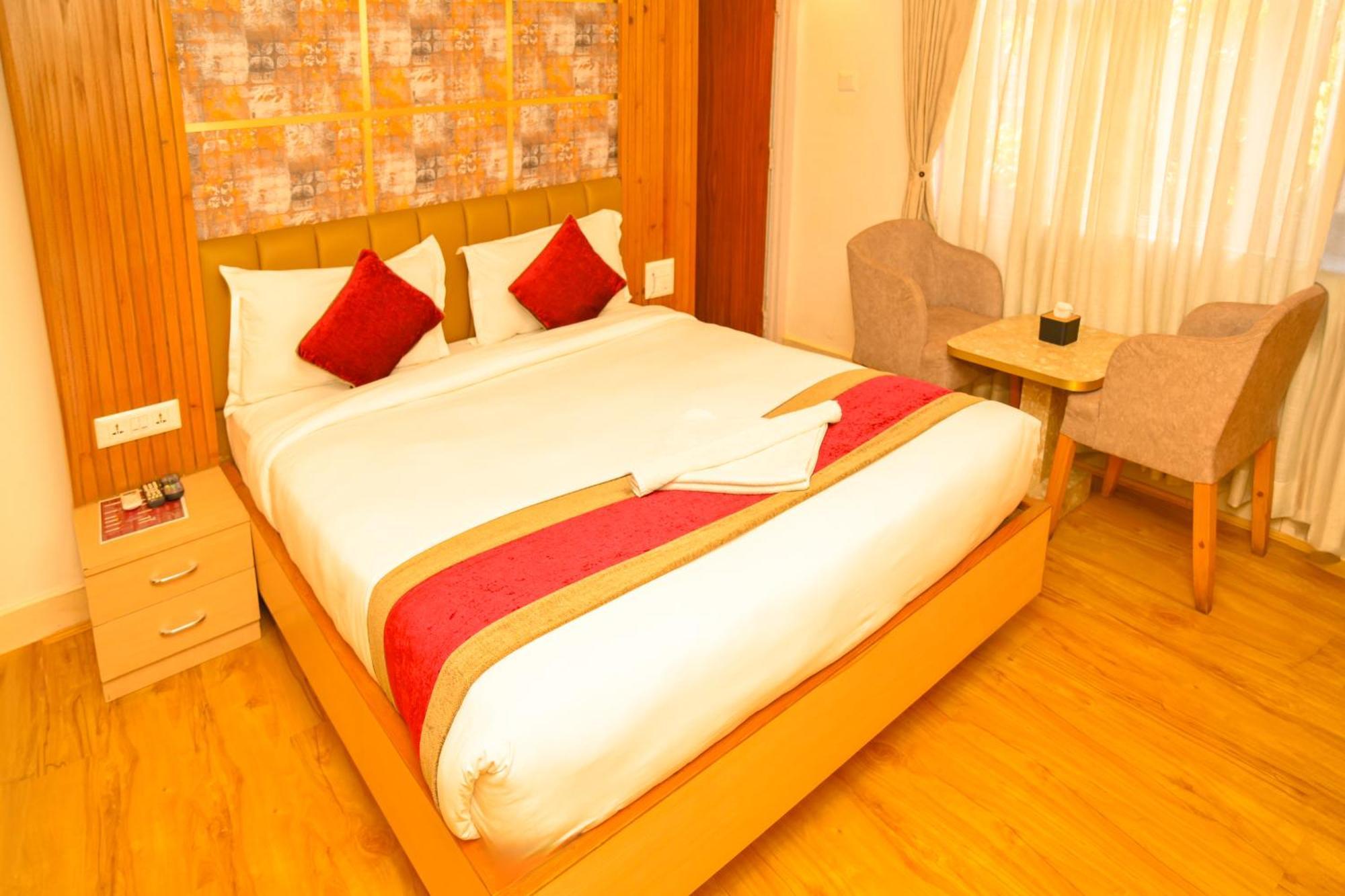 Hotel Elegant Kathmandu Inn Exteriör bild