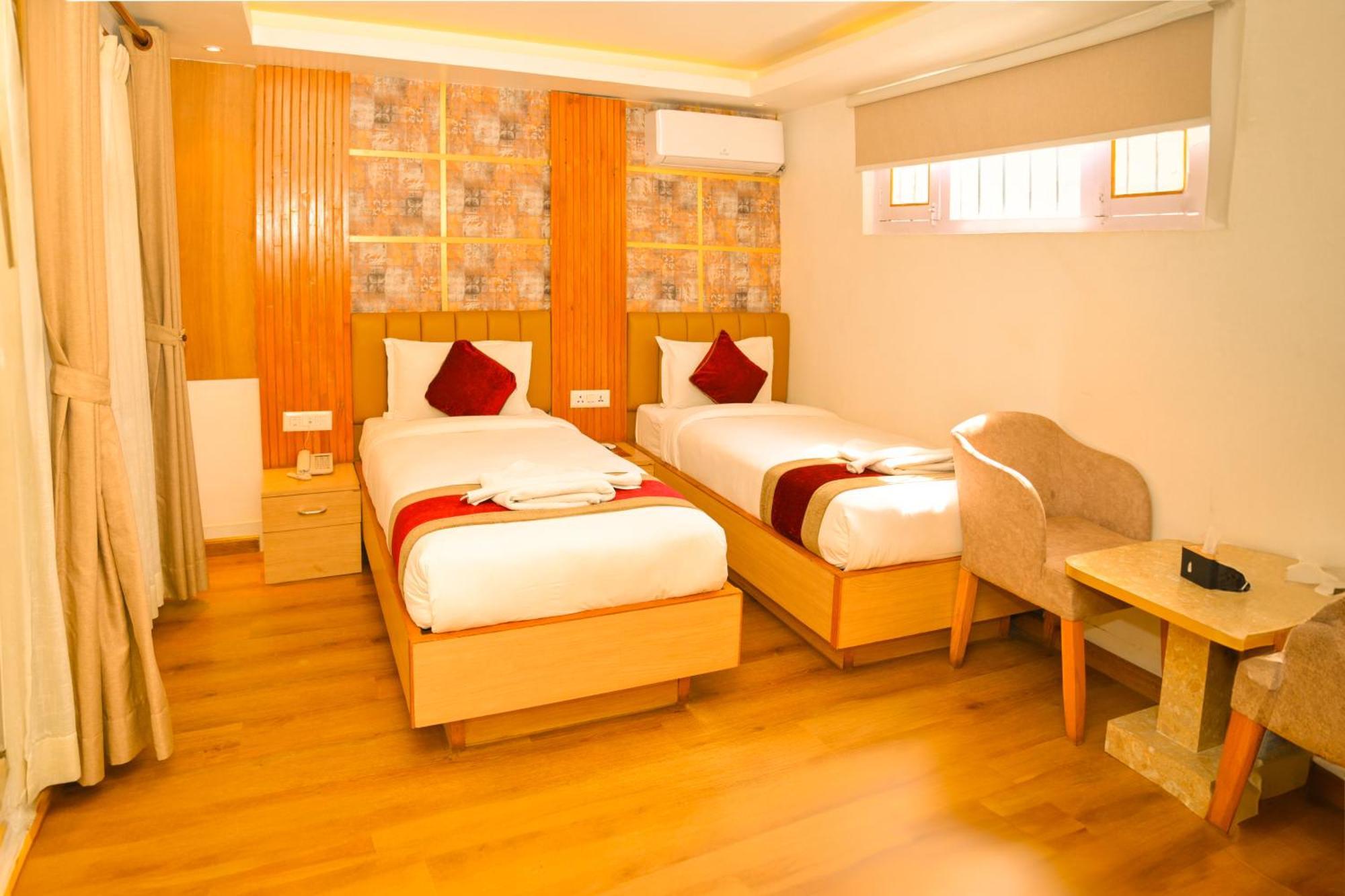 Hotel Elegant Kathmandu Inn Exteriör bild