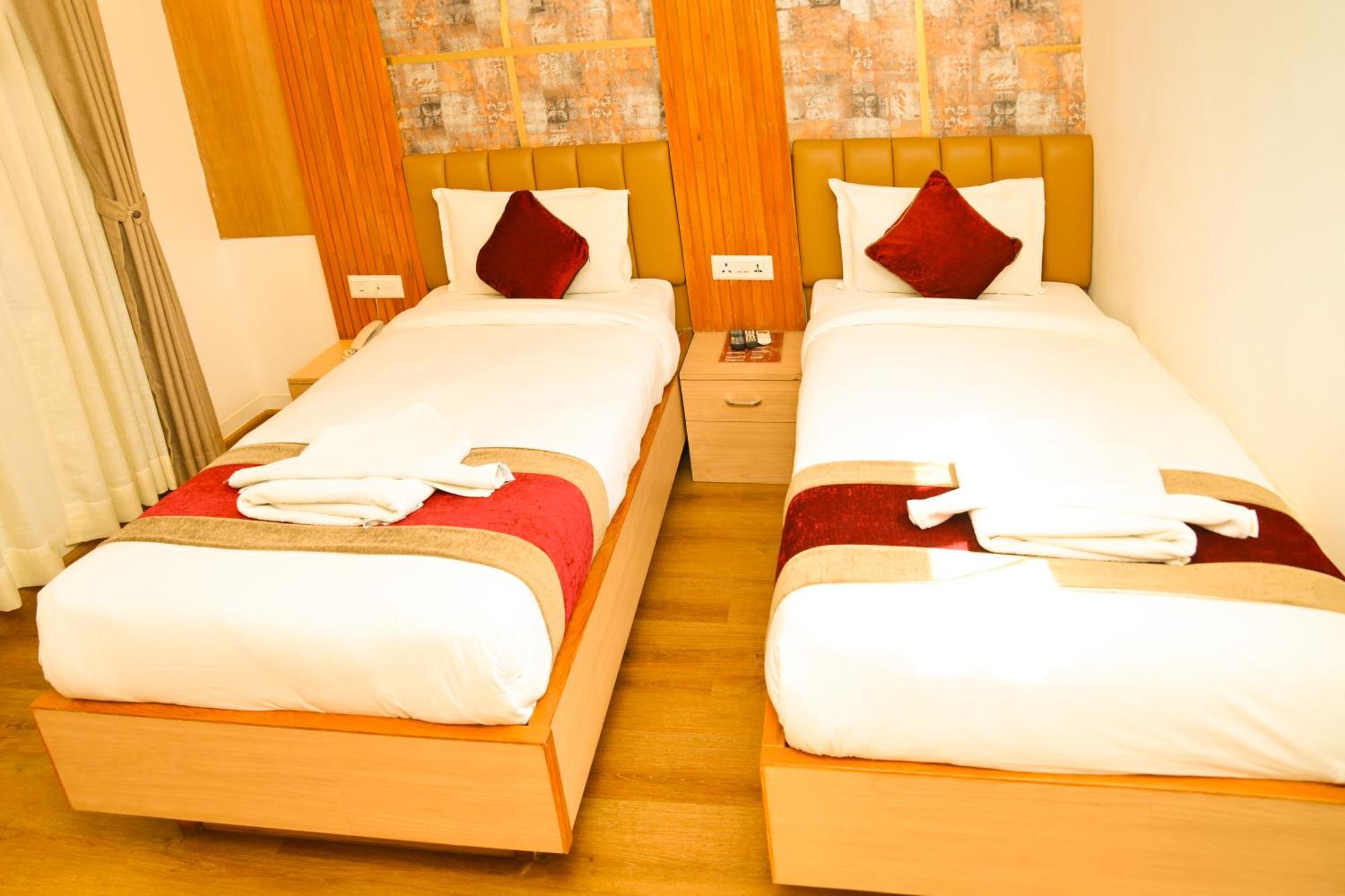 Hotel Elegant Kathmandu Inn Exteriör bild